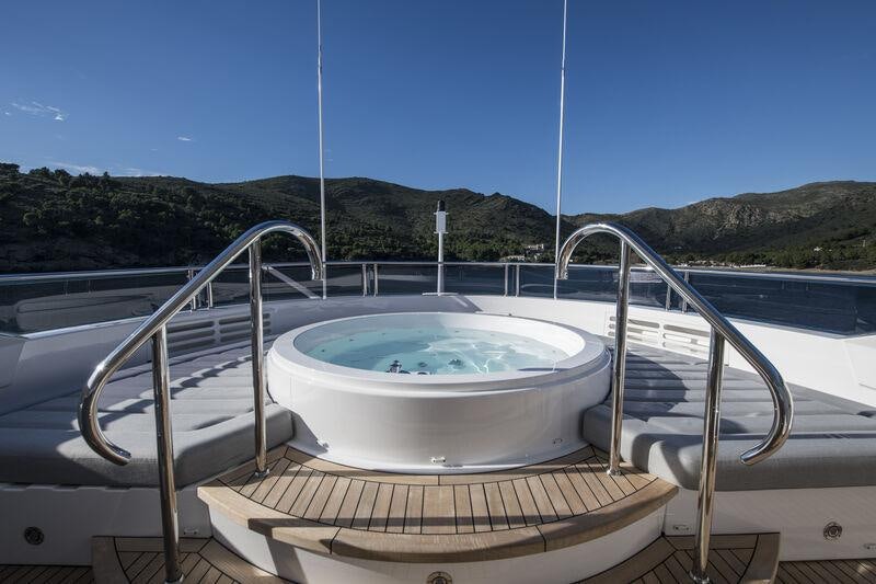 a tub on a boat aboard BERCO VOYAGER Yacht for Charter