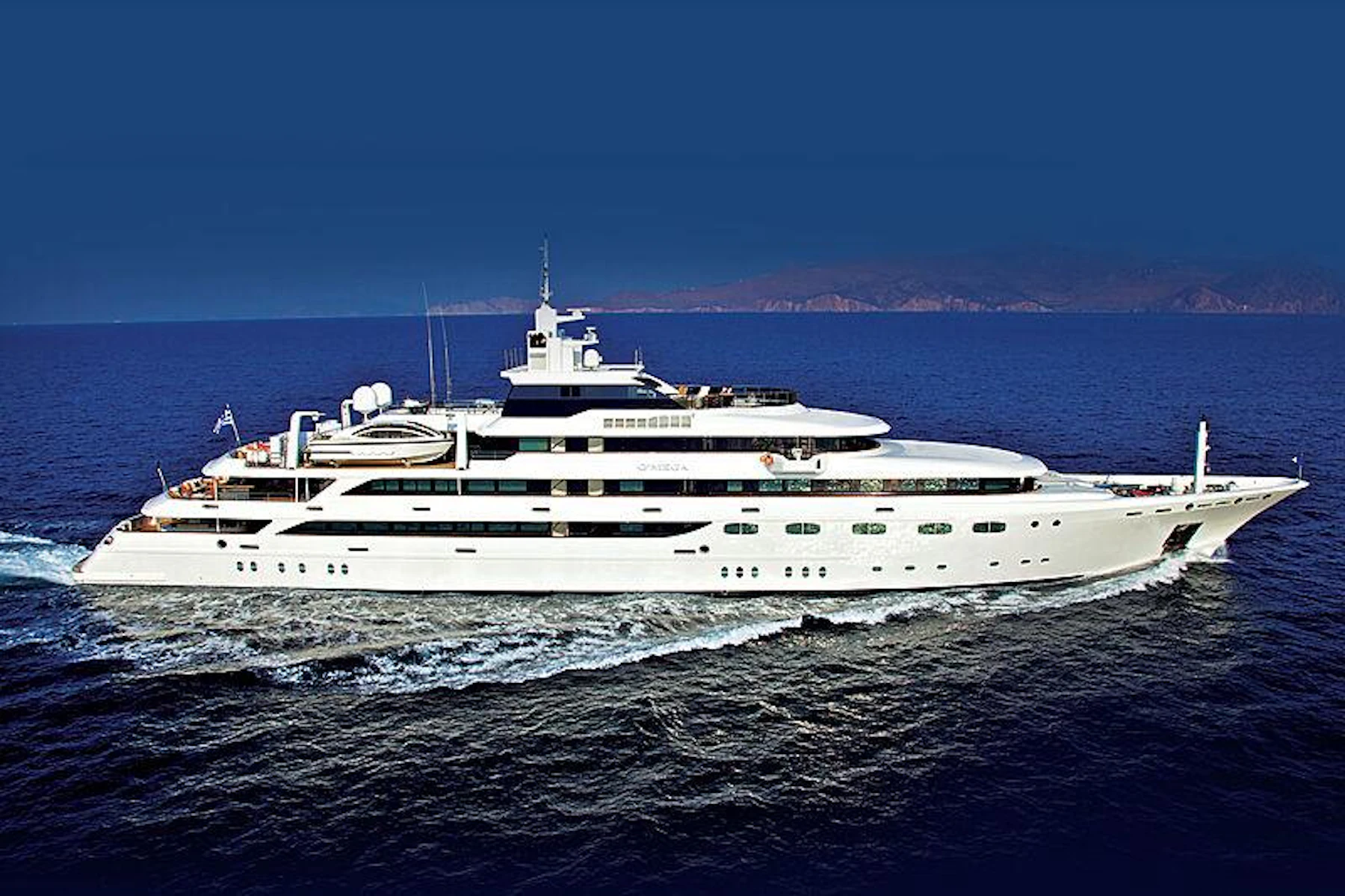 EMIR yacht charter 3