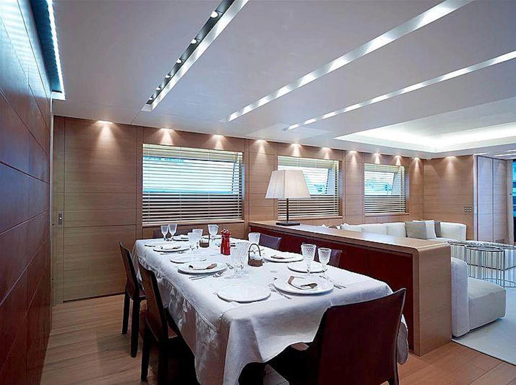 FELIGO V yacht charter 3