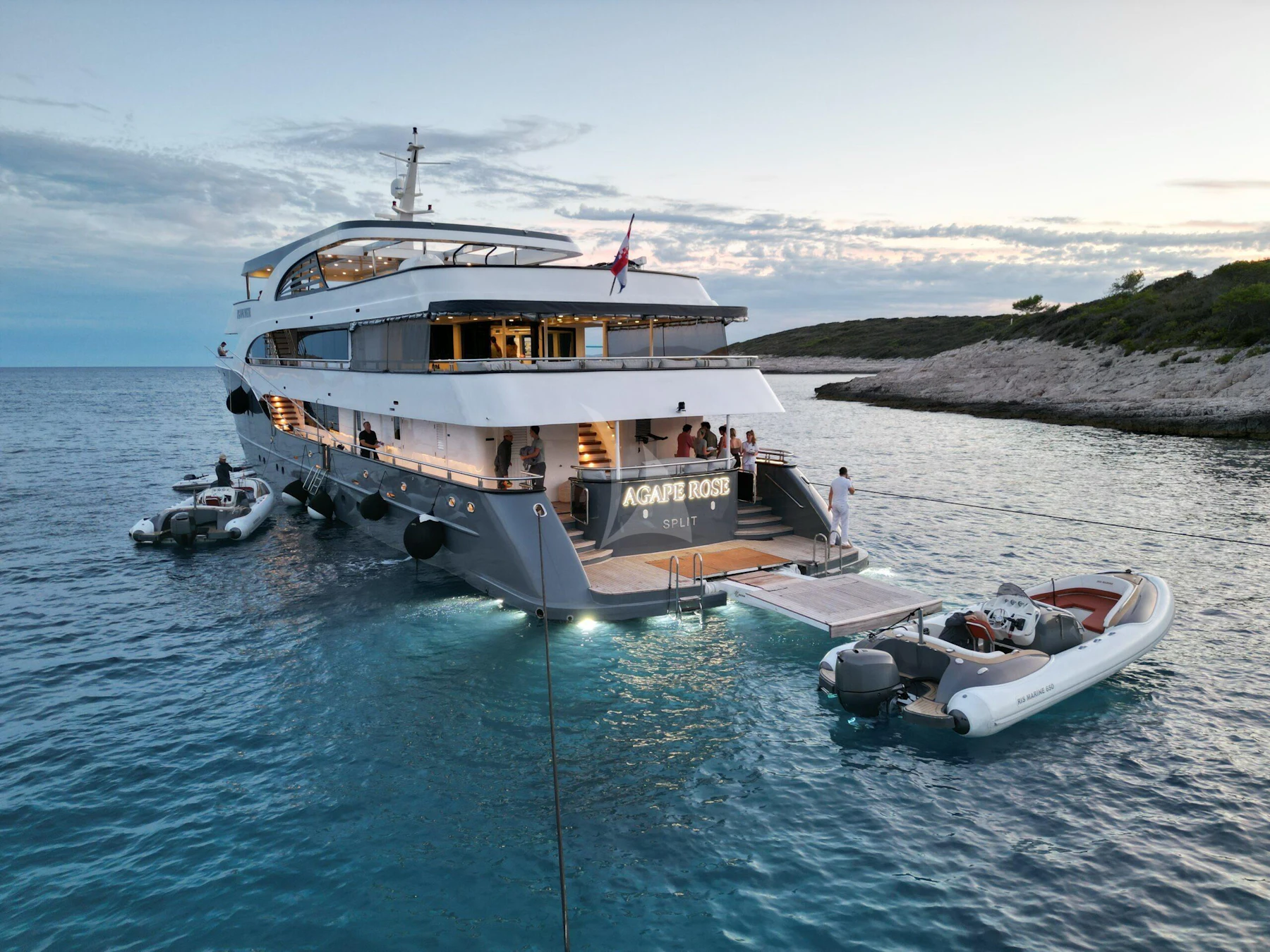 AGAPE ROSE yacht charter 2