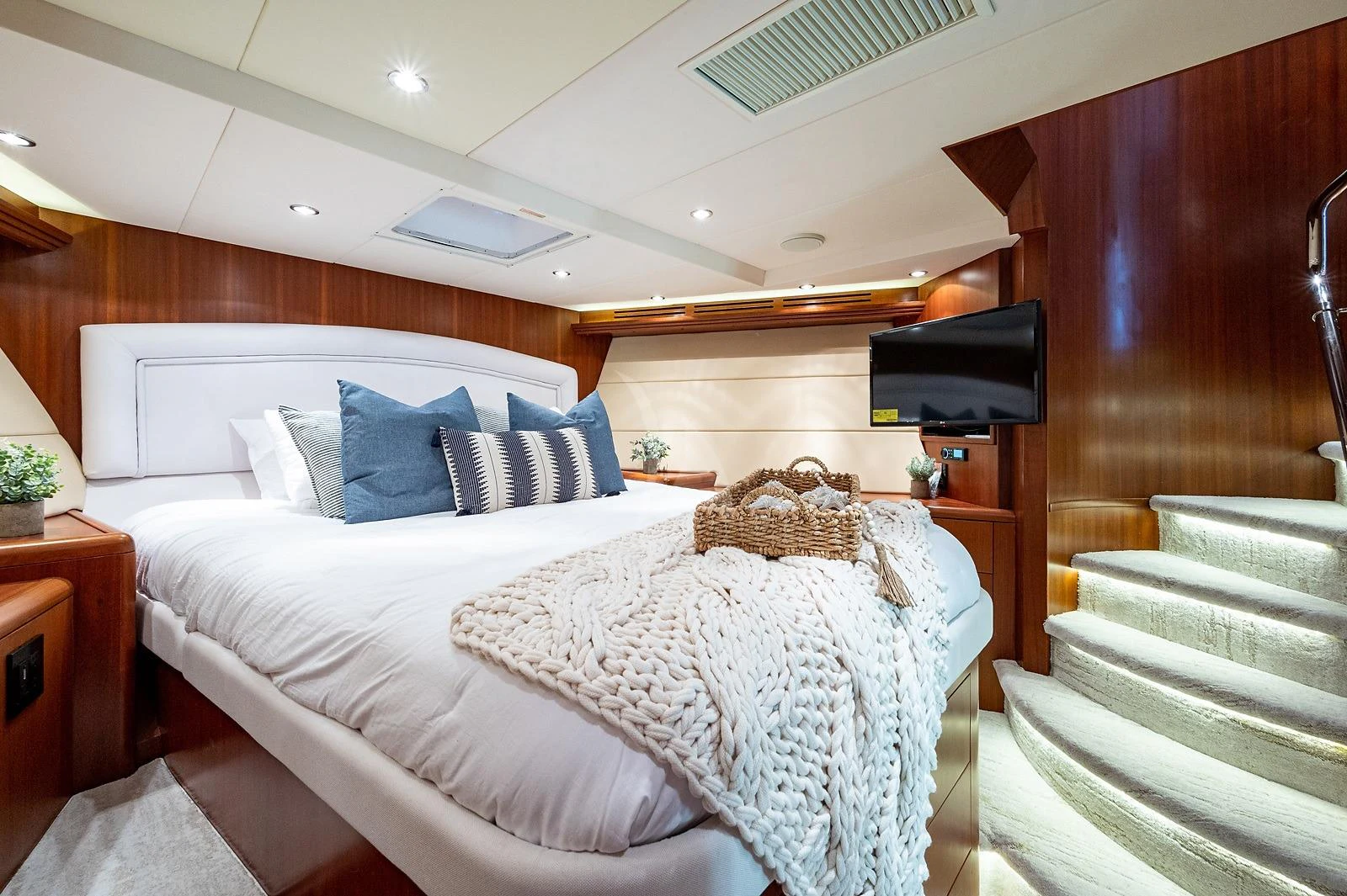 a room with two beds aboard MAGNUM RIDE Yacht for Charter