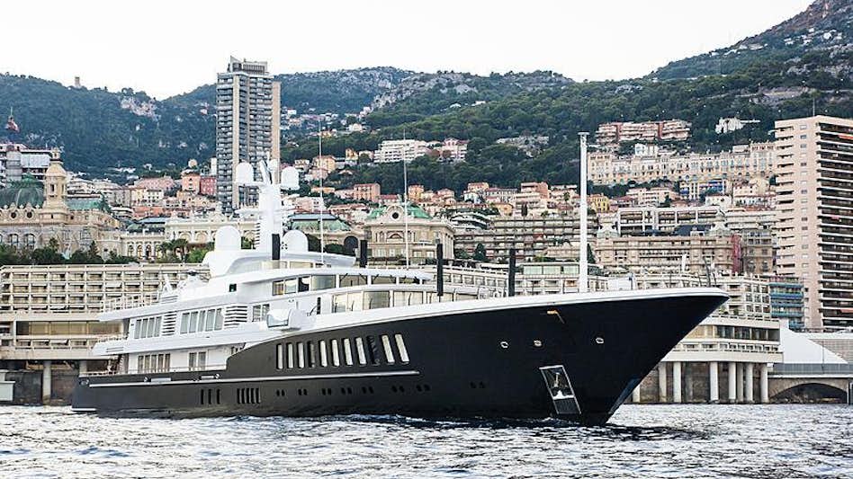 air luxury yacht