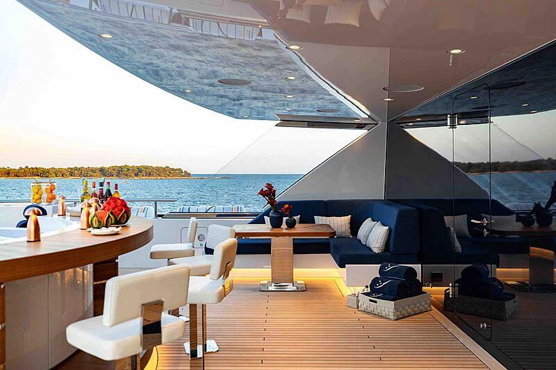diagram aboard SOARING Yacht for Charter