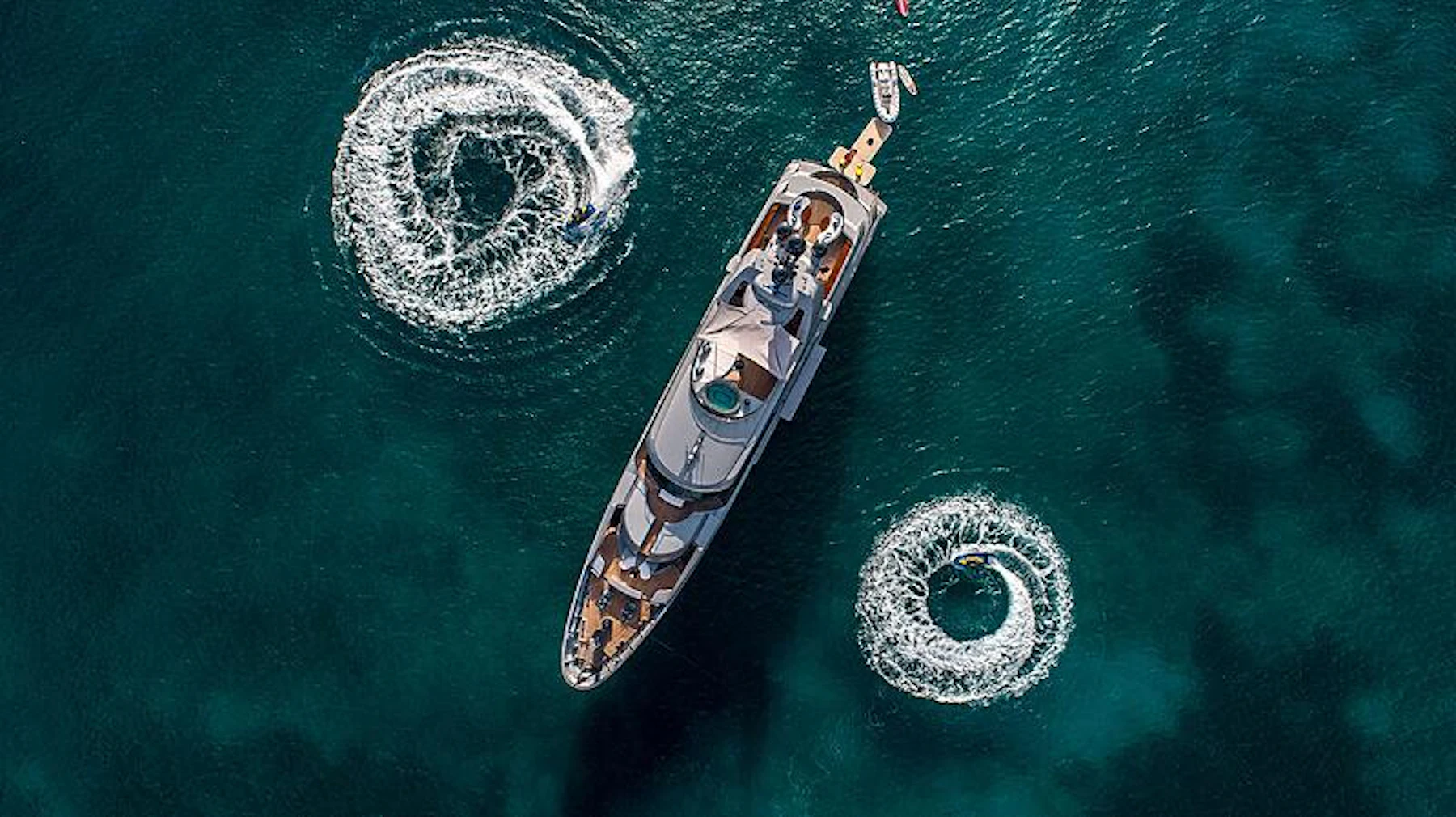 VIBRANCE yacht charter 2