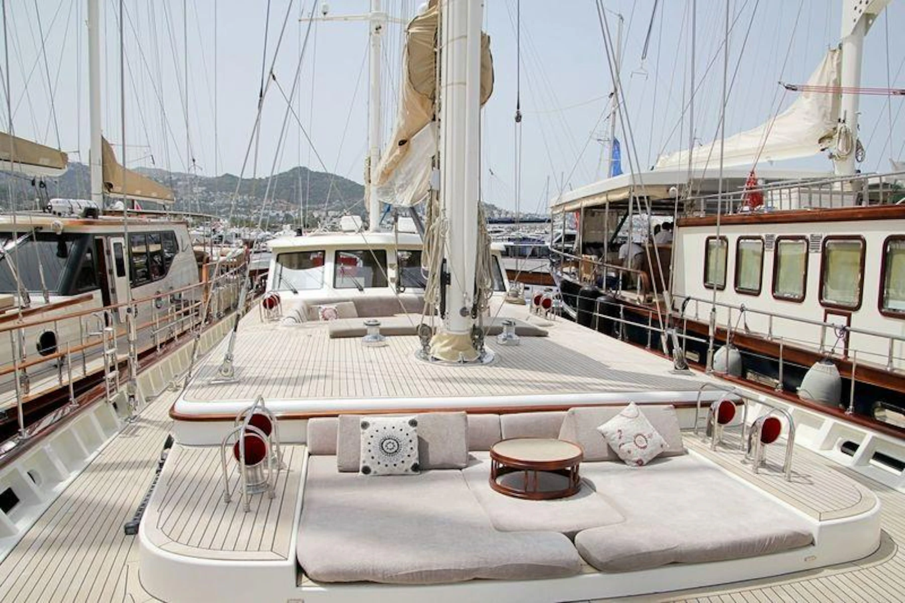 ZELDA yacht charter 2