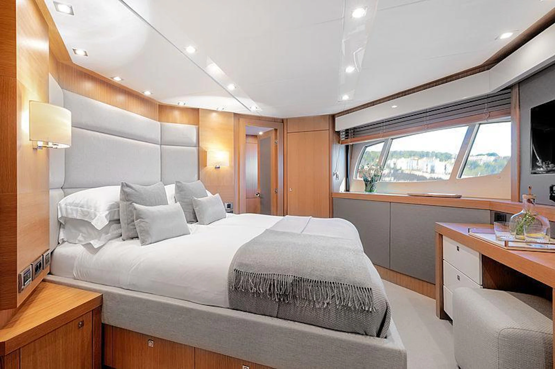 OKSANCHIK yacht charter 2
