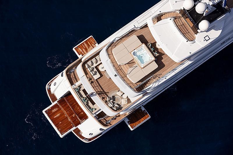 graphical user interface aboard ARTISAN Yacht for Charter