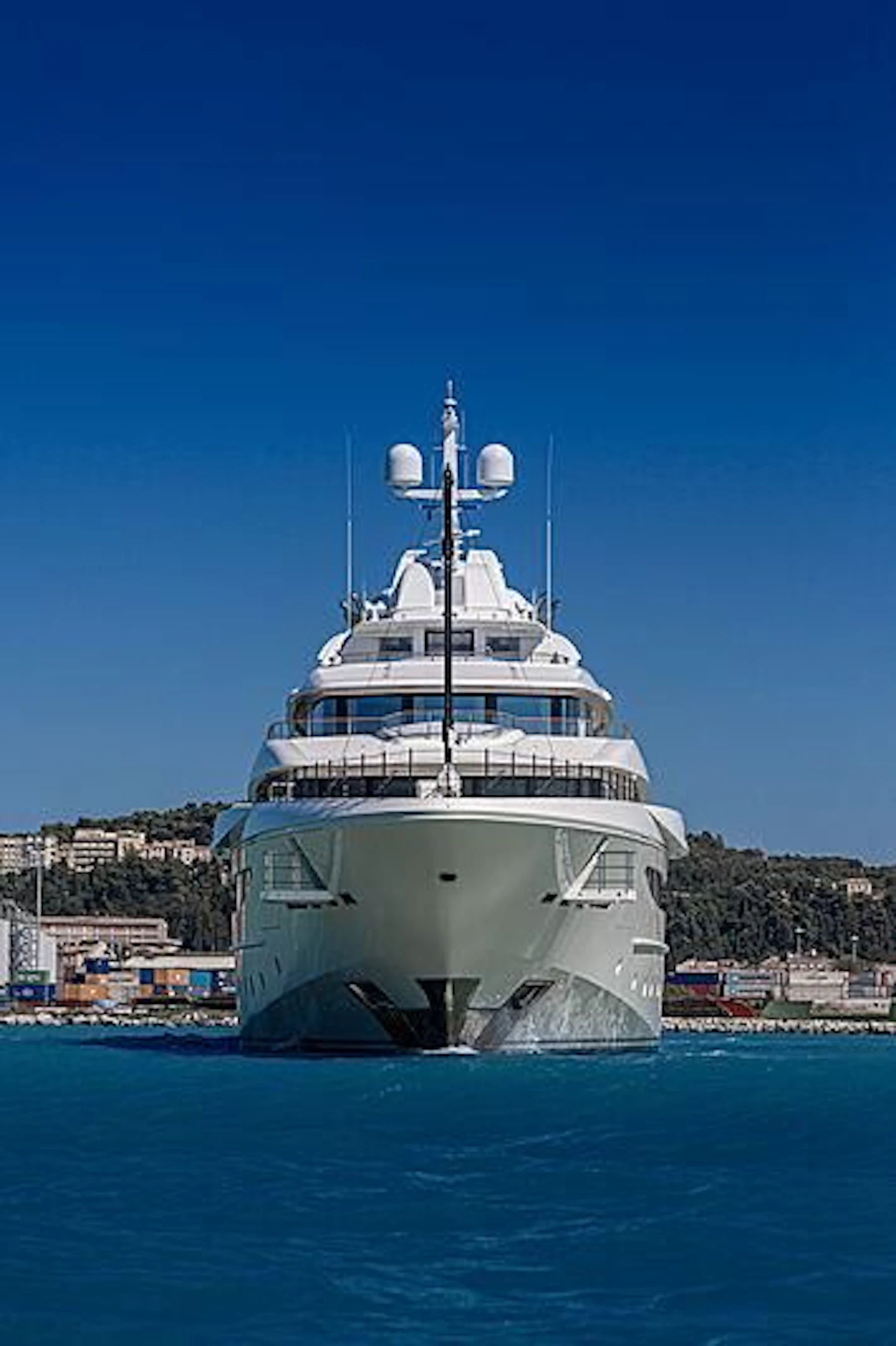 MIMTEE yacht charter 3