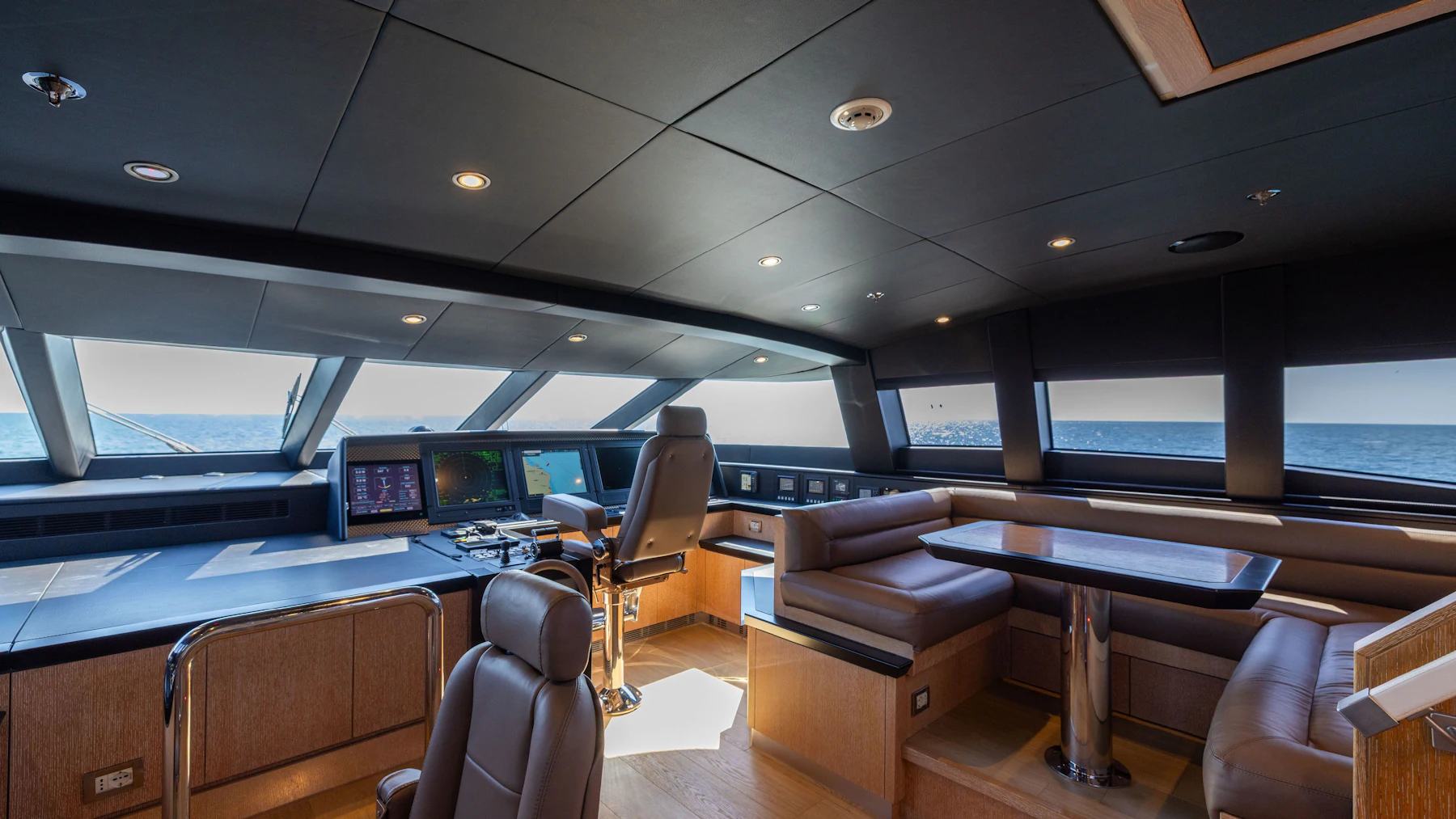 FIVE yacht charter 4