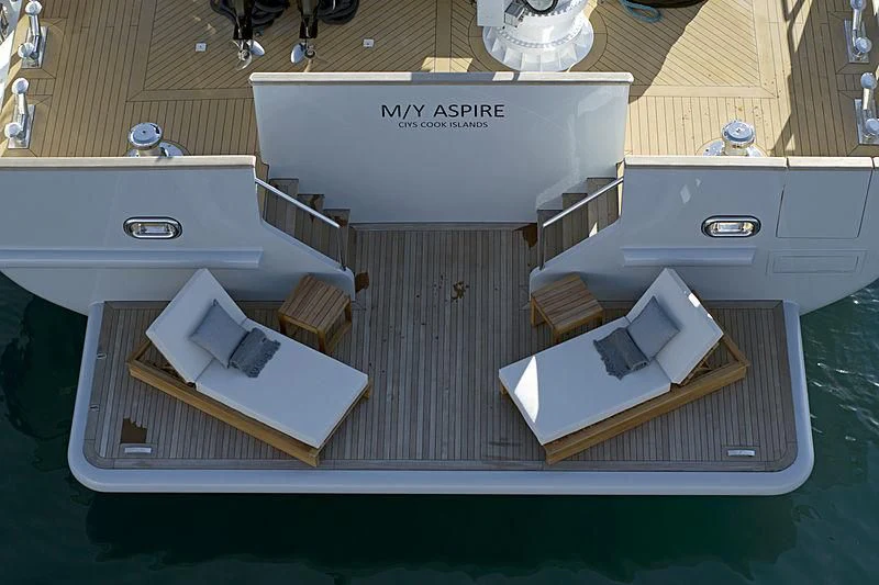 website aboard MASQUENADA Yacht for Sale