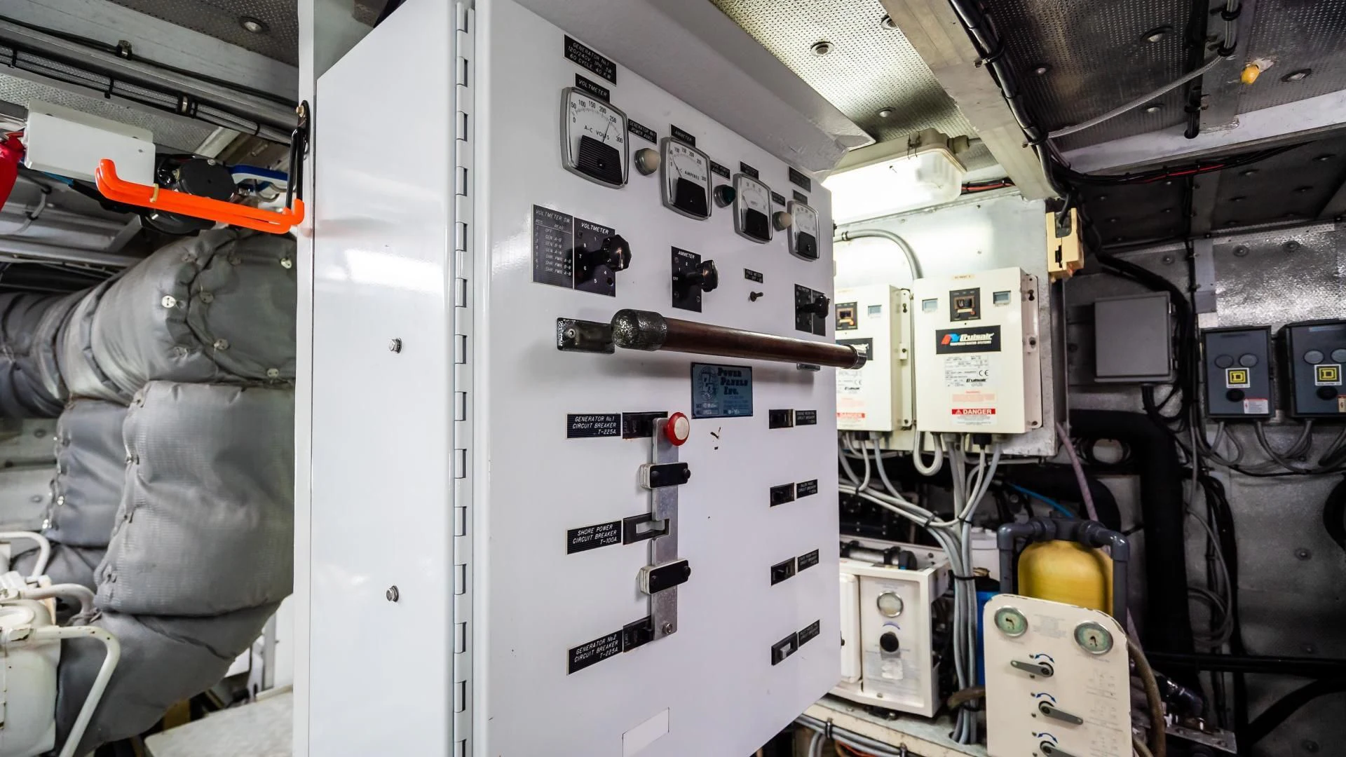 a machine with a gun aboard BUSINESS TRIP 2 Yacht for Sale