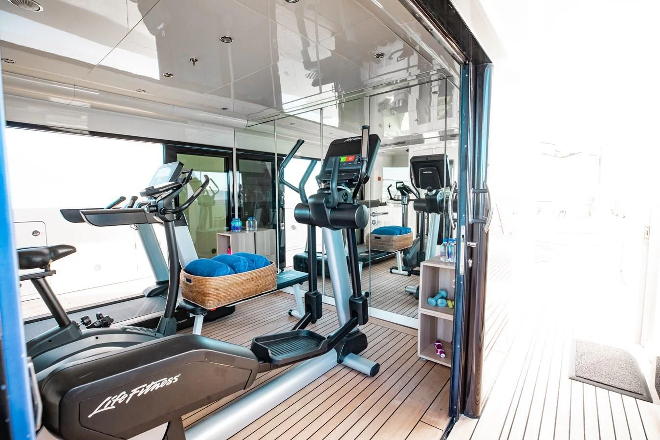 a gym with exercise equipment aboard SORRENTO Yacht for Sale