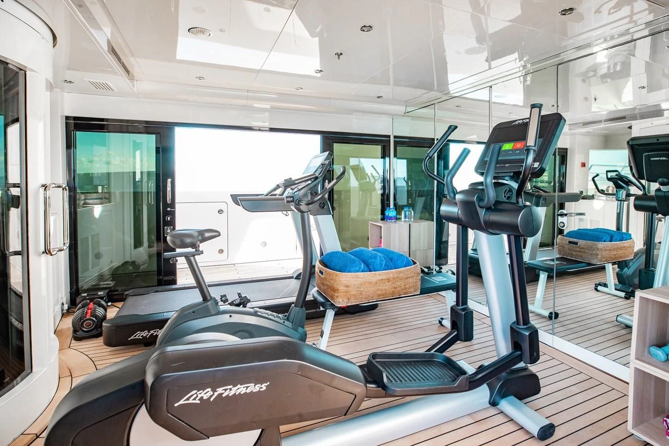 a gym with exercise equipment aboard SORRENTO Yacht for Sale