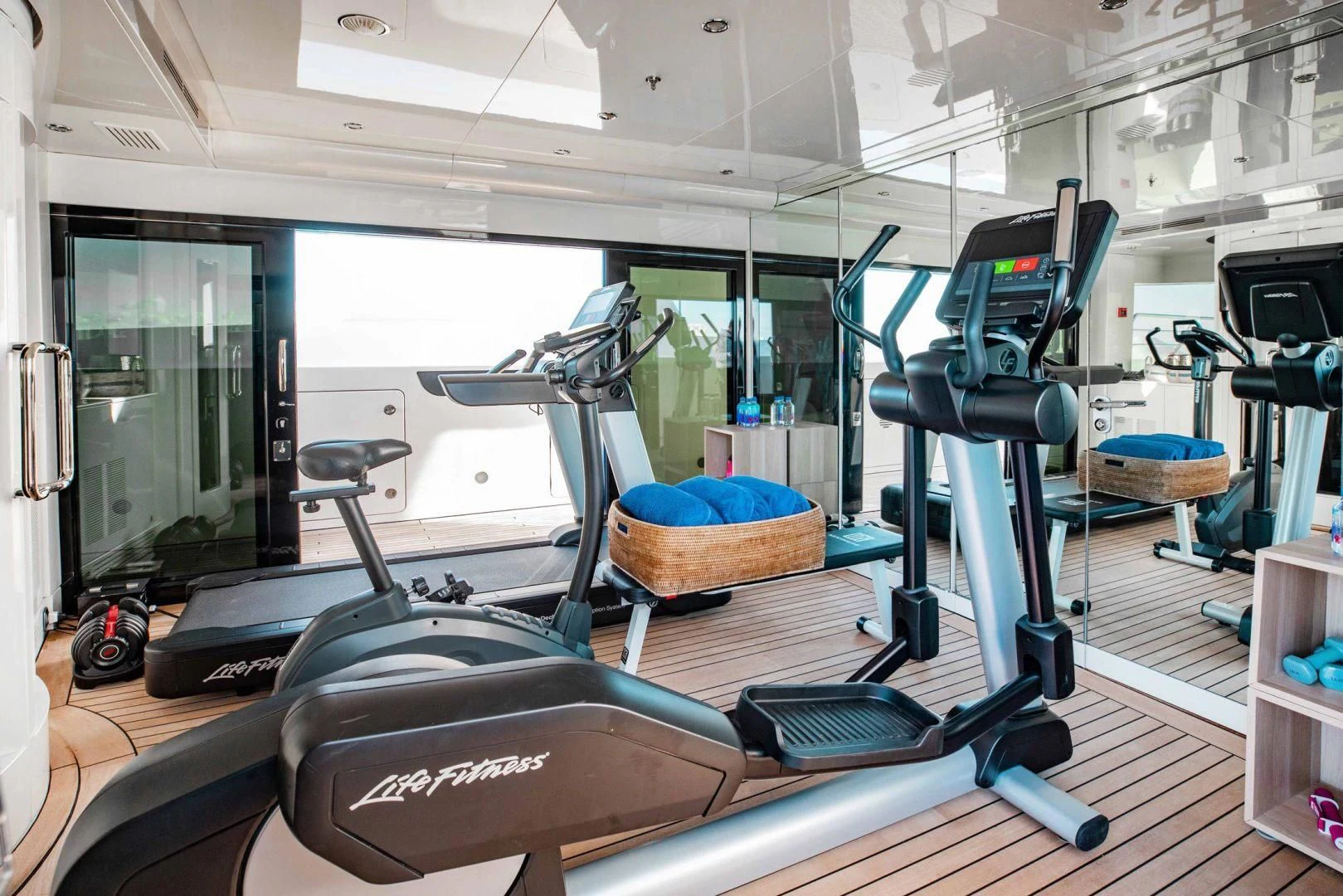 a gym with exercise equipment aboard SORRENTO Yacht for Sale