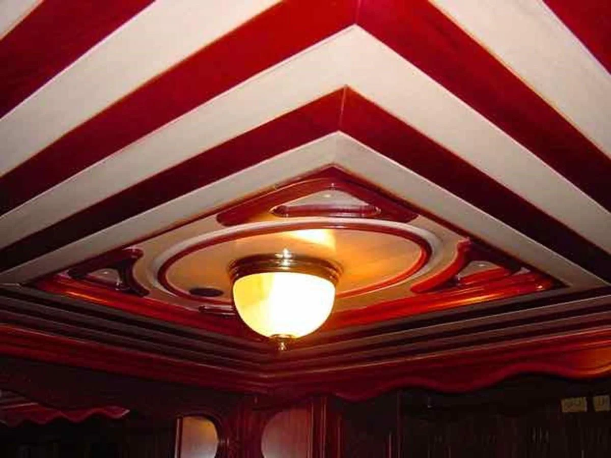 a red and white ceiling aboard PRINCIPE DEL MAR Yacht for Sale