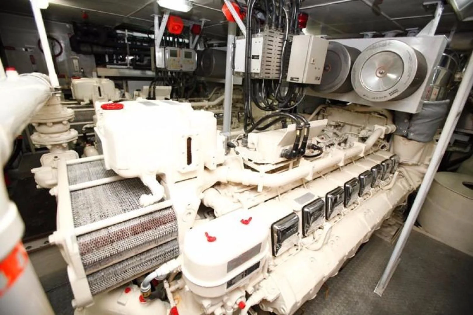 a machine with many tubes aboard TAMTEEN Yacht for Sale