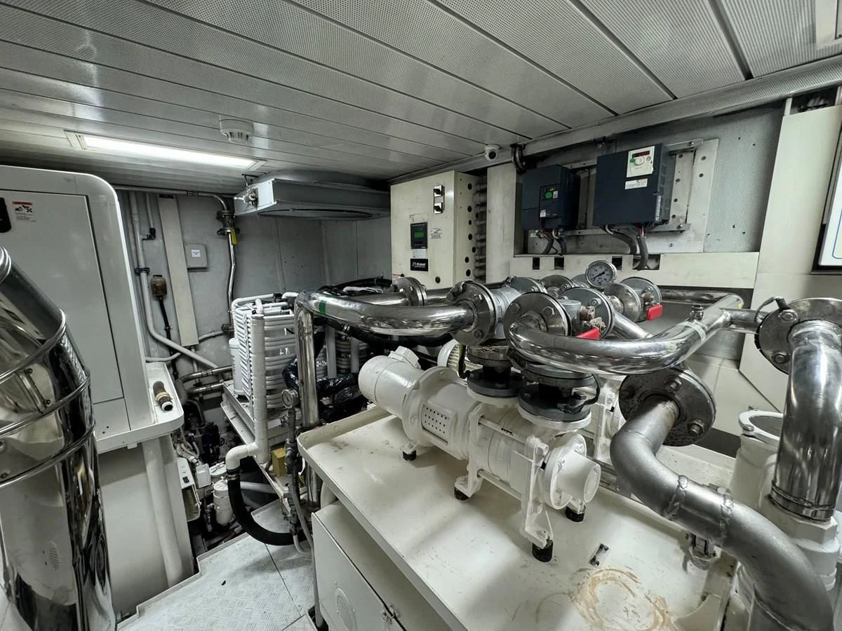 a room with machinery aboard AZIMUT 100/32 Yacht for Sale