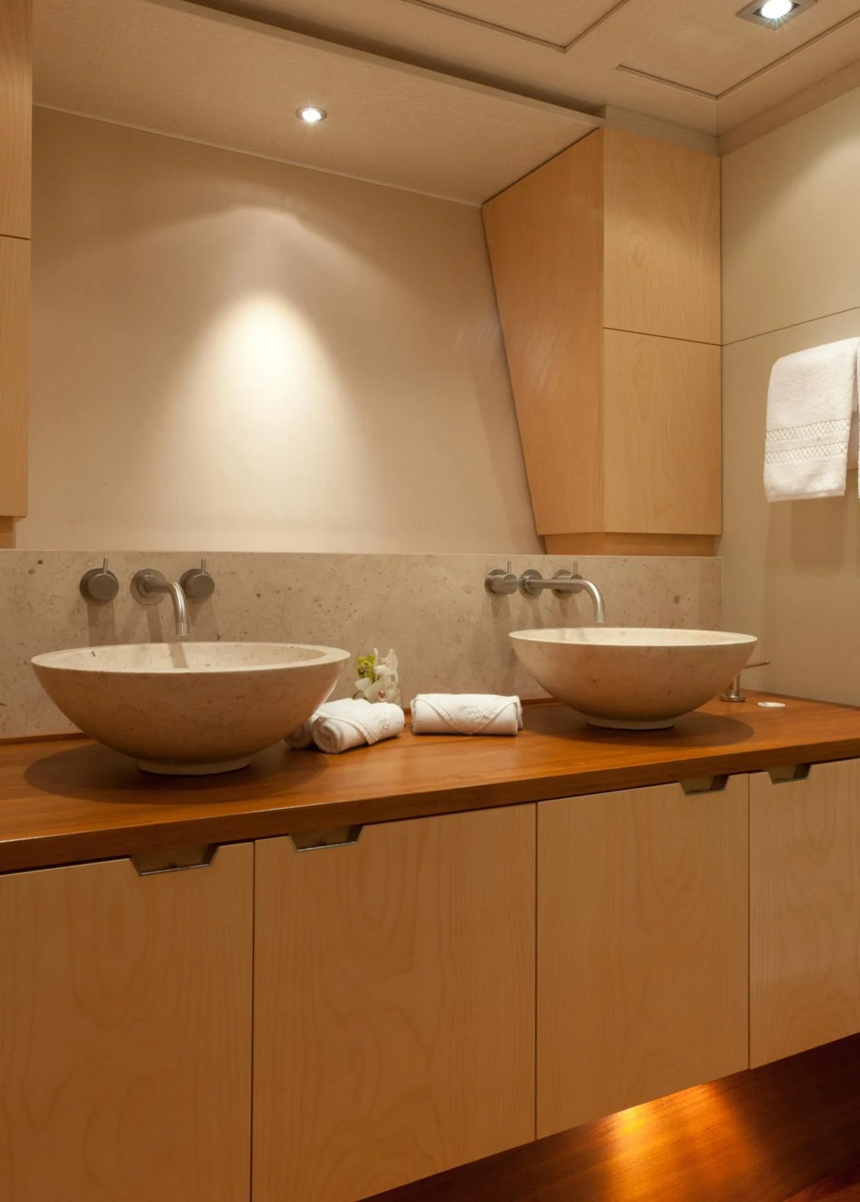 a couple of bowls on a counter aboard GUILLEMOT Yacht for Sale