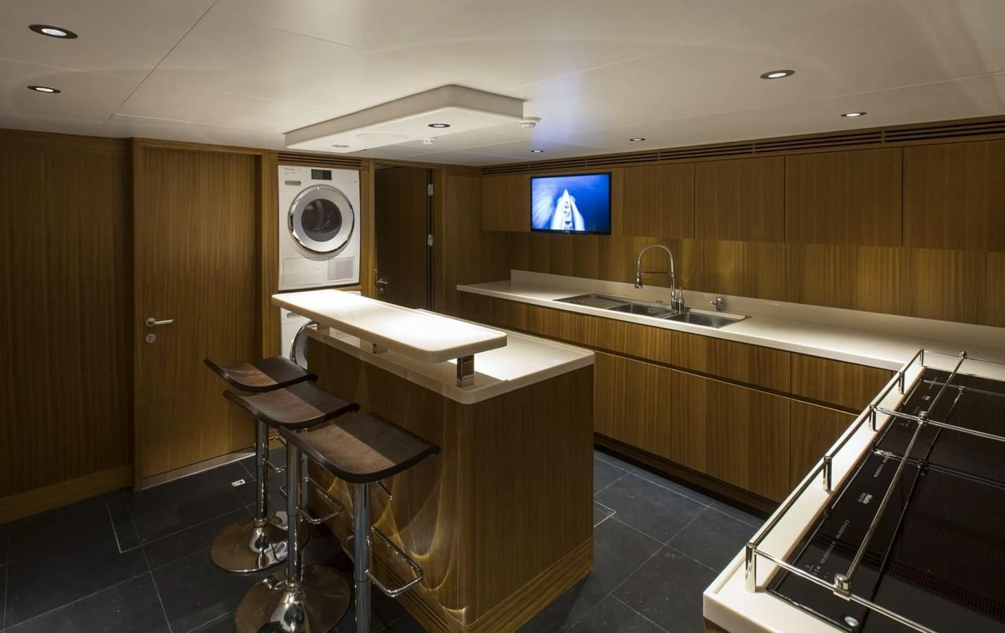 a room with a desk and a tv aboard MAJESTY 155 Yacht for Sale