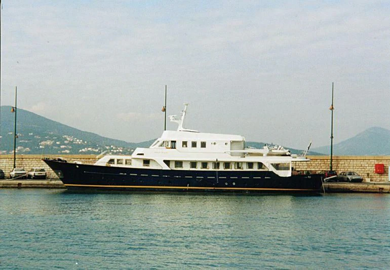 a large boat in the water aboard DAMA DI CUORI Yacht for Sale