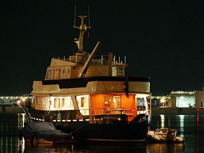 a boat on the water aboard DAMA DI CUORI Yacht for Sale