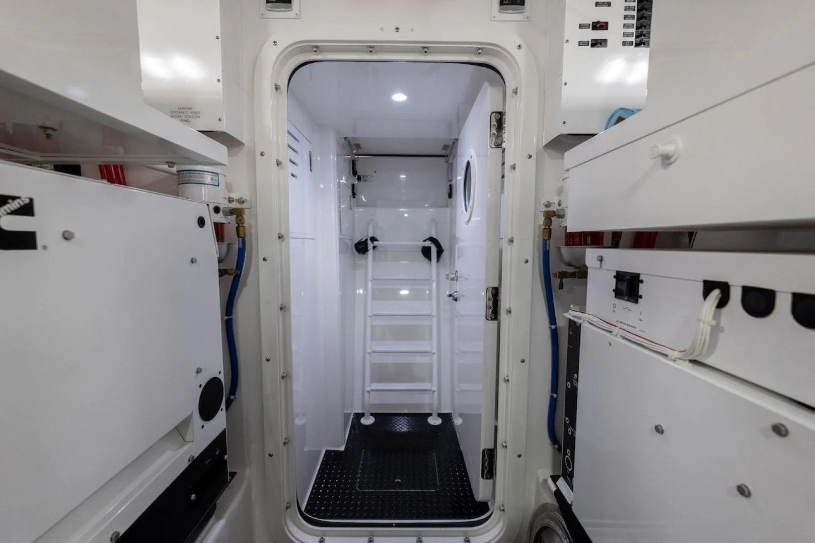 a large white machine aboard GAME ON Yacht for Sale
