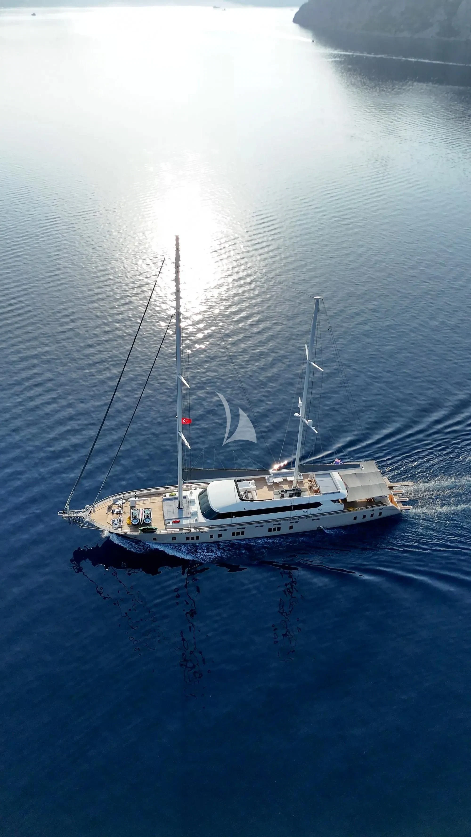 a boat in the water aboard DE LOVE Yacht for Charter