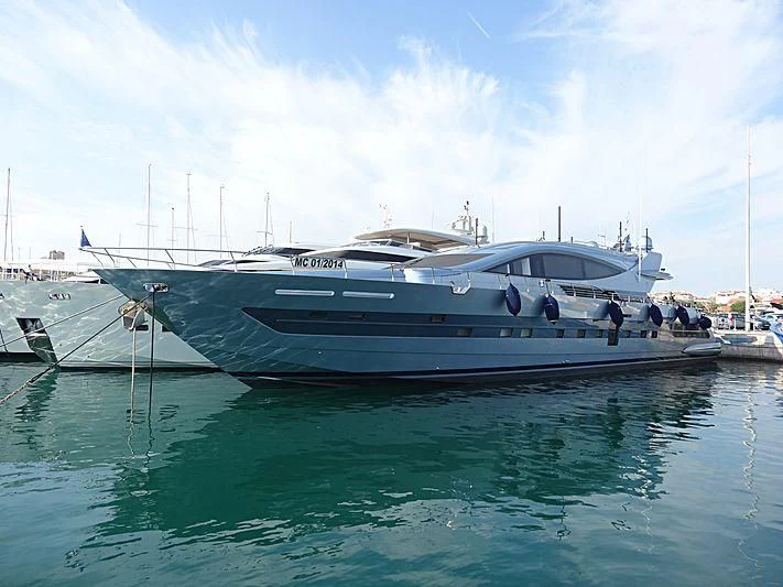 a boat in the water aboard 55 FIFTYFIVE Yacht for Charter