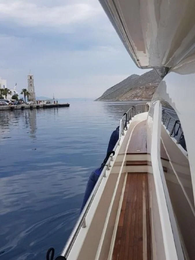 a boat on the water aboard 2000 FERRETTI  80 Yacht for Sale