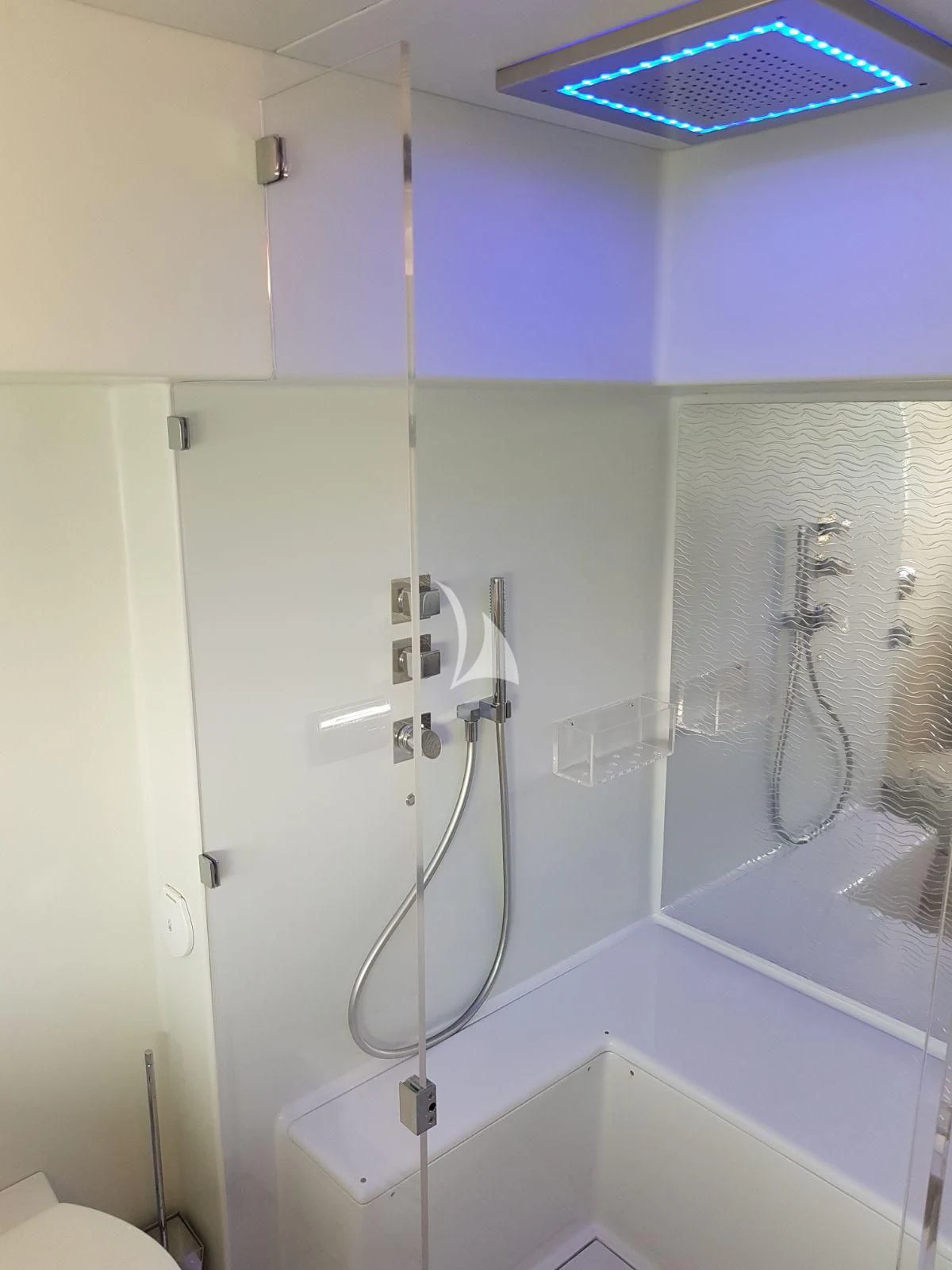 a shower unit in a bathroom aboard LUCE GUIDA Yacht for Sale