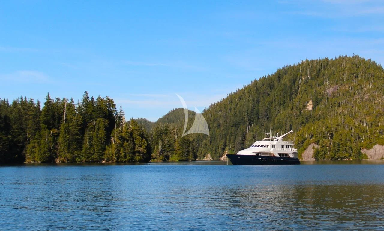 a boat on the water aboard SAFARI QUEST Yacht for Sale
