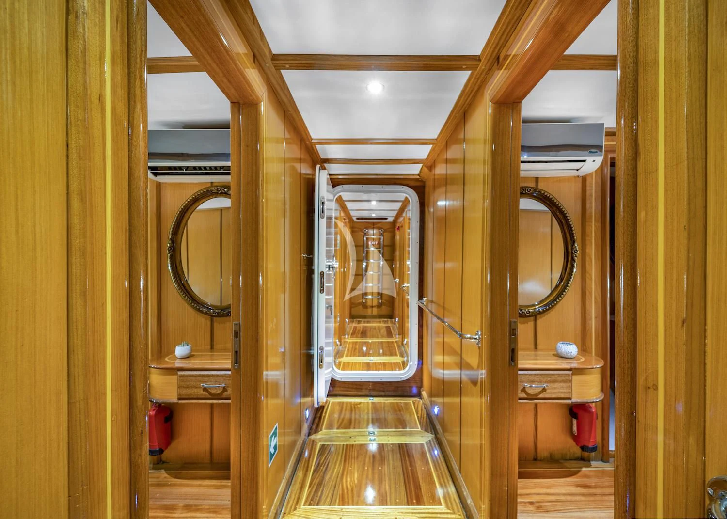 a room with a wood door and a wood door aboard TERSANE 8 Yacht for Sale