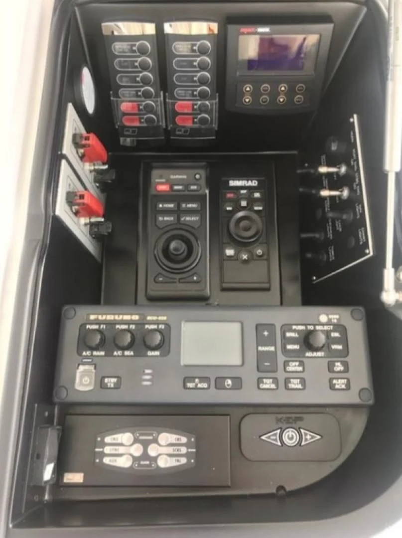 graphical user interface aboard GALATI  TRADE Yacht for Sale
