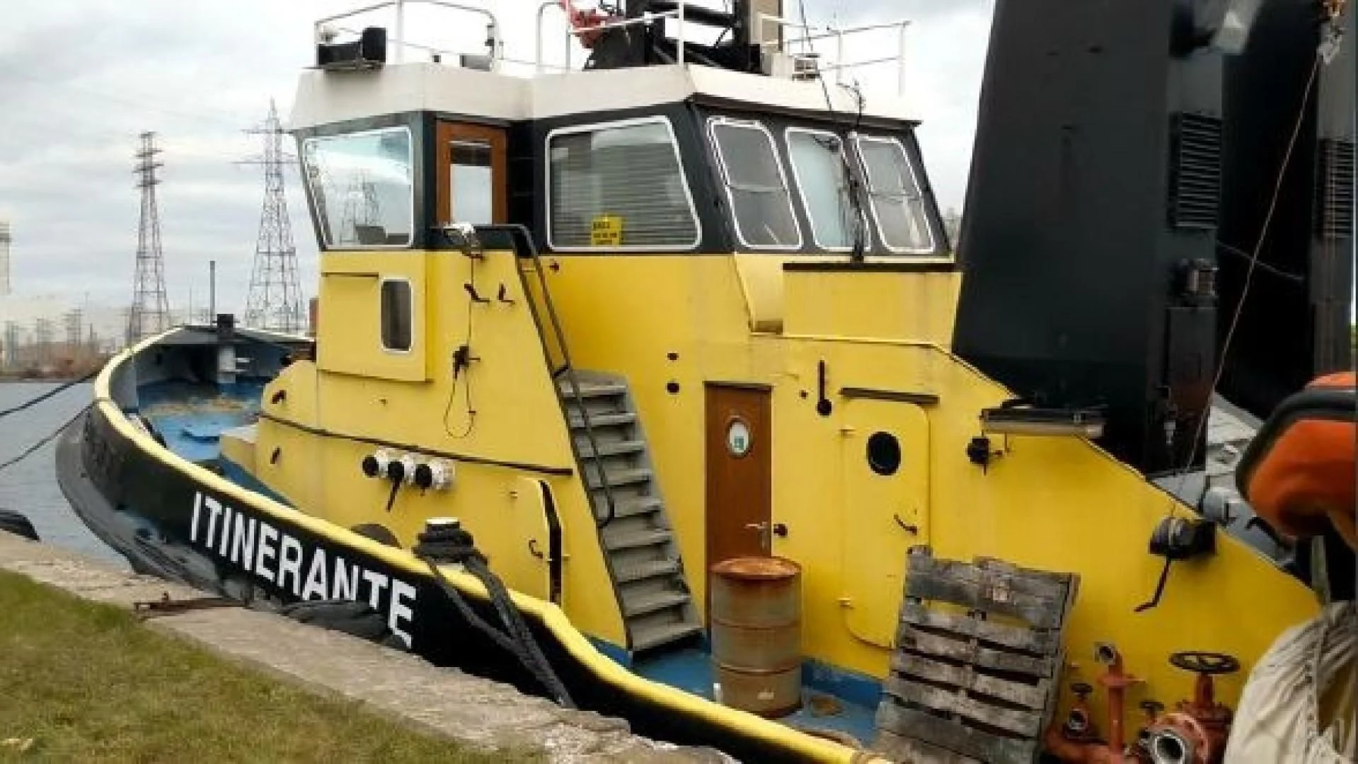 a large yellow boat aboard ITINERANTE I Yacht for Sale