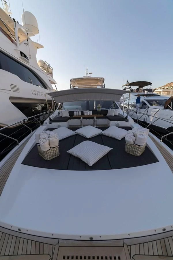 a boat with a tablecloth aboard MEMORIES Yacht for Sale