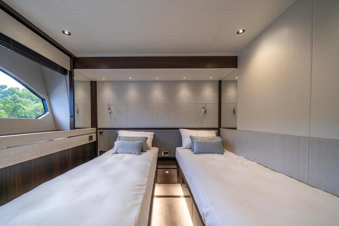 a room with two beds aboard 76 YACHT Yacht for Sale