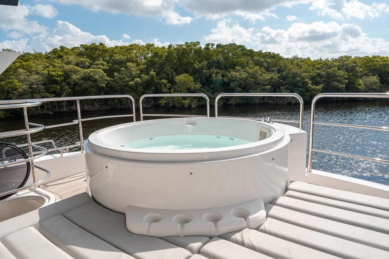a tub on a boat aboard 76 YACHT Yacht for Sale