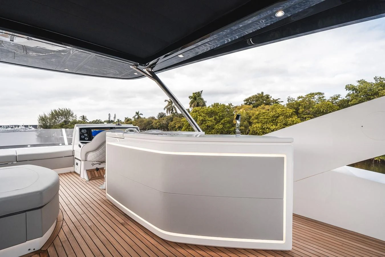 a large white tub on a deck aboard 76 YACHT Yacht for Sale