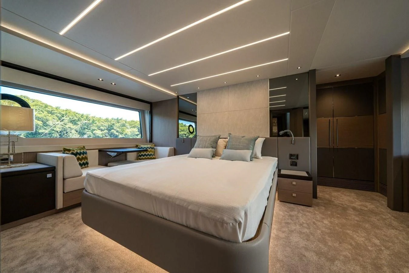 a room with a bed and a tv aboard 76 YACHT Yacht for Sale