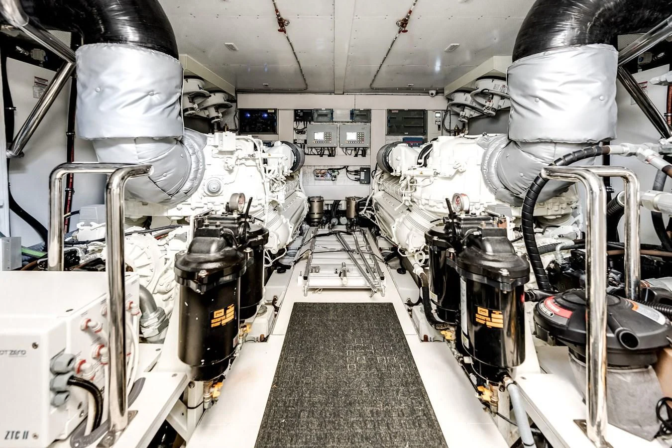 a room with machinery aboard 76 YACHT Yacht for Sale