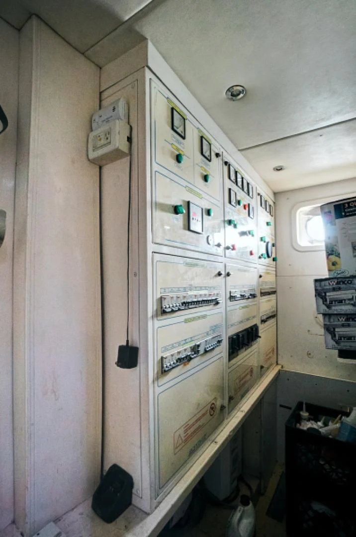 a large white machine aboard EL FARAON Yacht for Sale