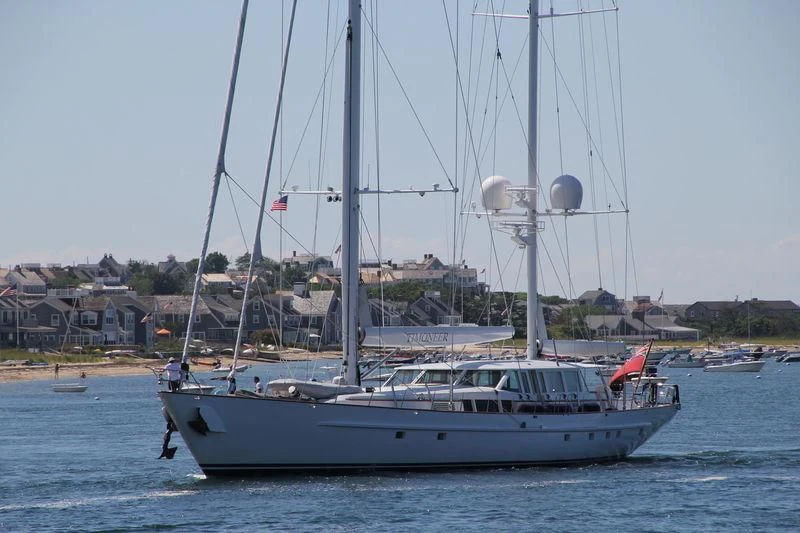 a boat in the water aboard CATALINA Yacht for Sale