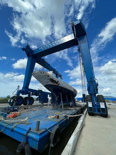 a large machine on a platform aboard SAKARA Yacht for Sale