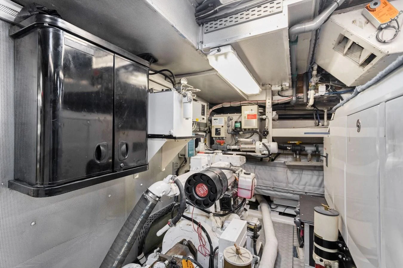 a large room with machinery aboard MARY KATHLENE Yacht for Sale
