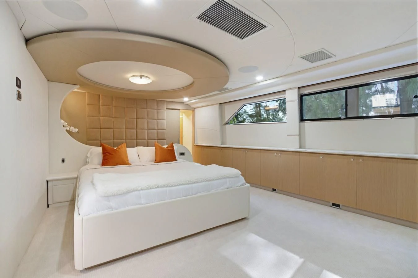 a room with a bed and a ceiling fan aboard MARY KATHLENE Yacht for Sale