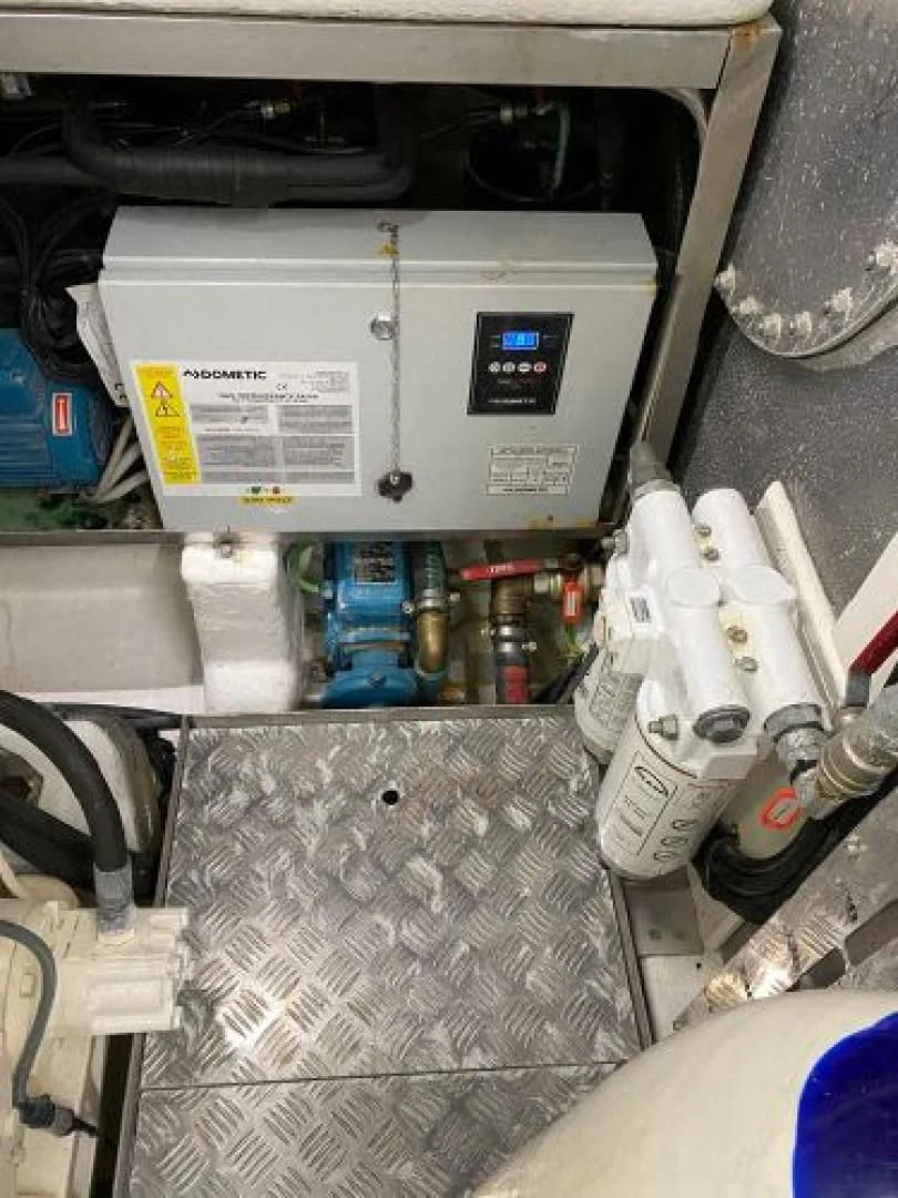 a machine with wires and tubes aboard THE ONLY BLUE 66 FLY Yacht for Sale