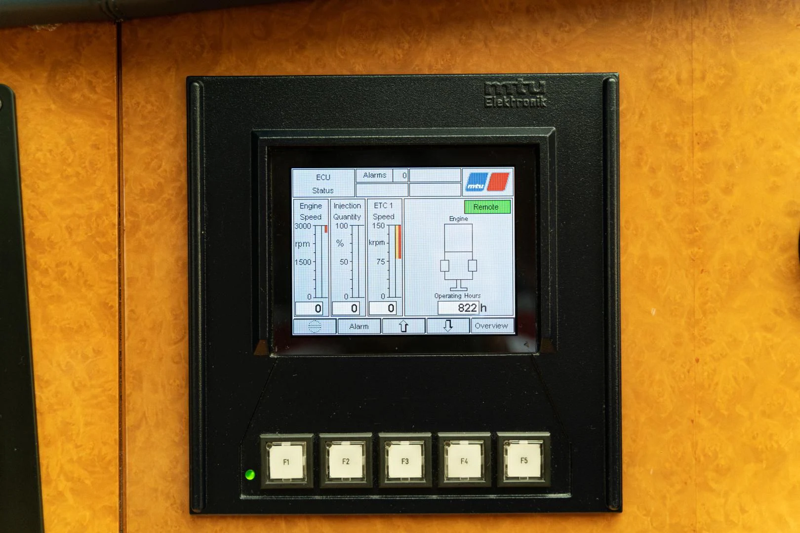 graphical user interface aboard ALPINN Yacht for Sale