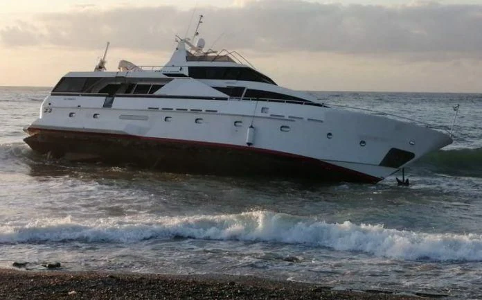 a boat on the beach aboard NEEVEEN Yacht for Sale
