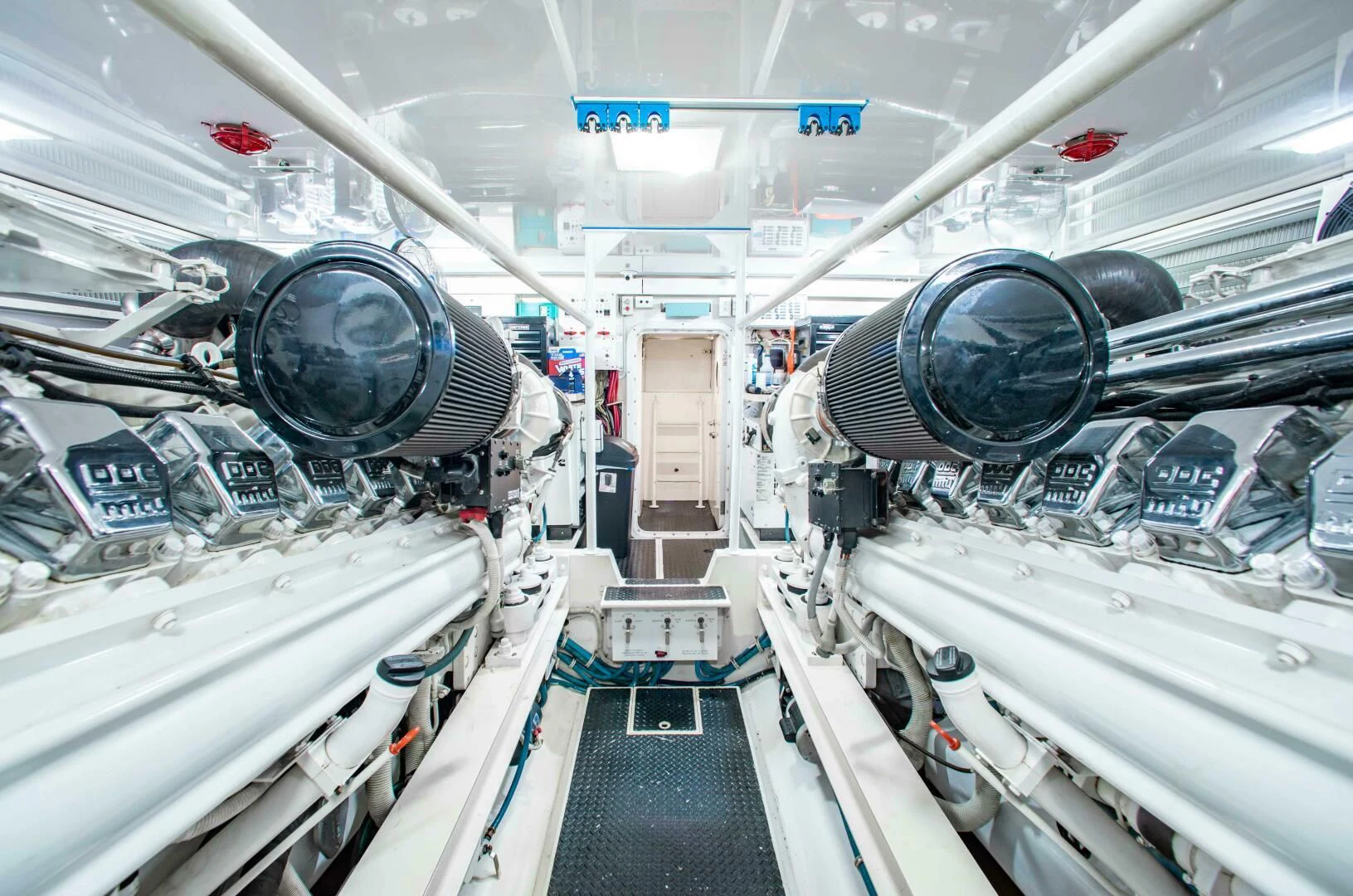 a large room with several machines aboard CURIOUS GEORGE Yacht for Sale