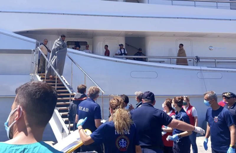 a group of people on a boat aboard MAYAN QUEEN IV Yacht for Sale